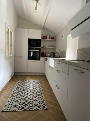 Château Cabaret: Luxury Cathar Retreat With Panoramic Terrace Apartment Lastours