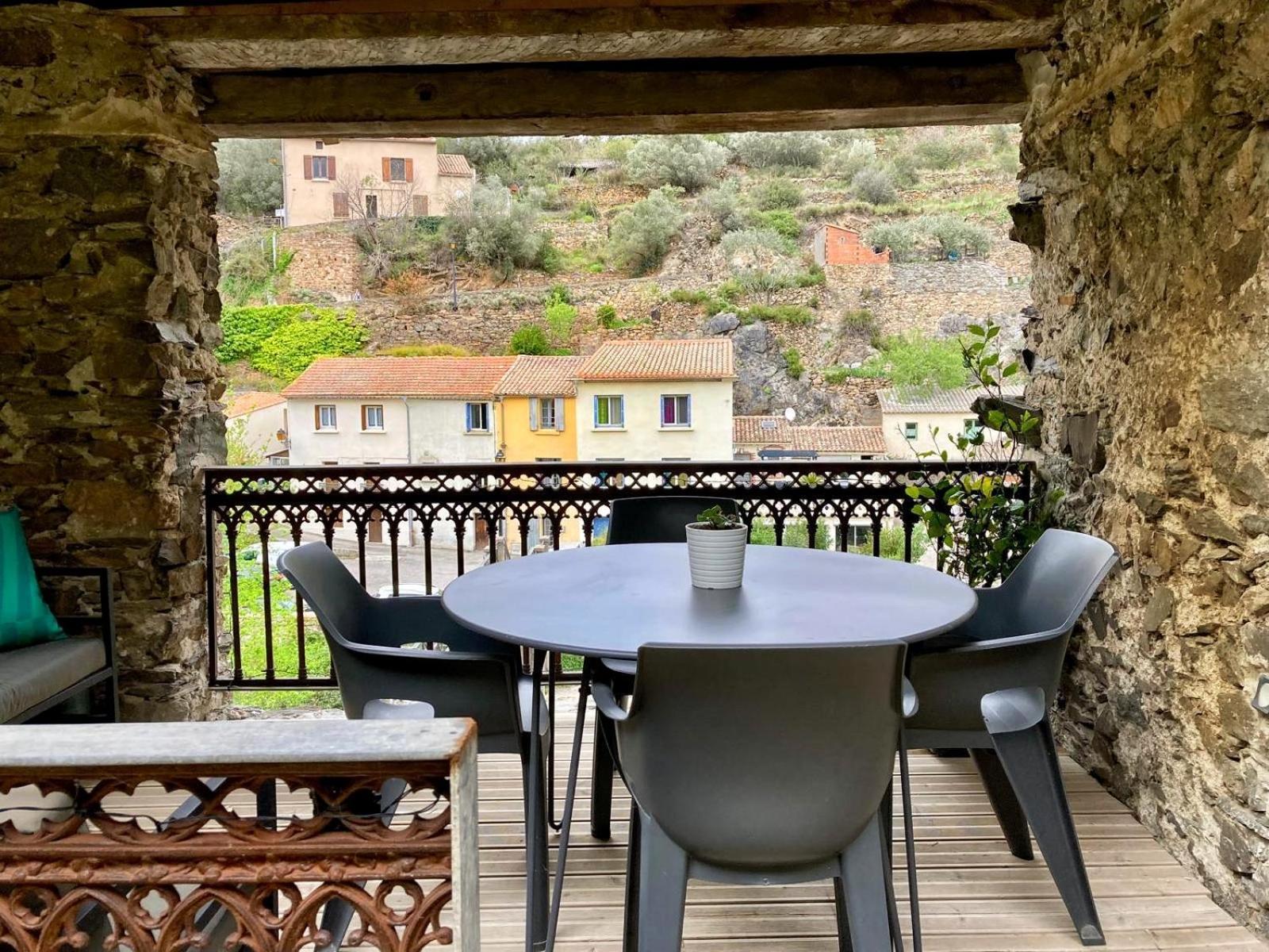 Château Cabaret: Luxury Cathar Retreat With Panoramic Terrace Apartment Lastours