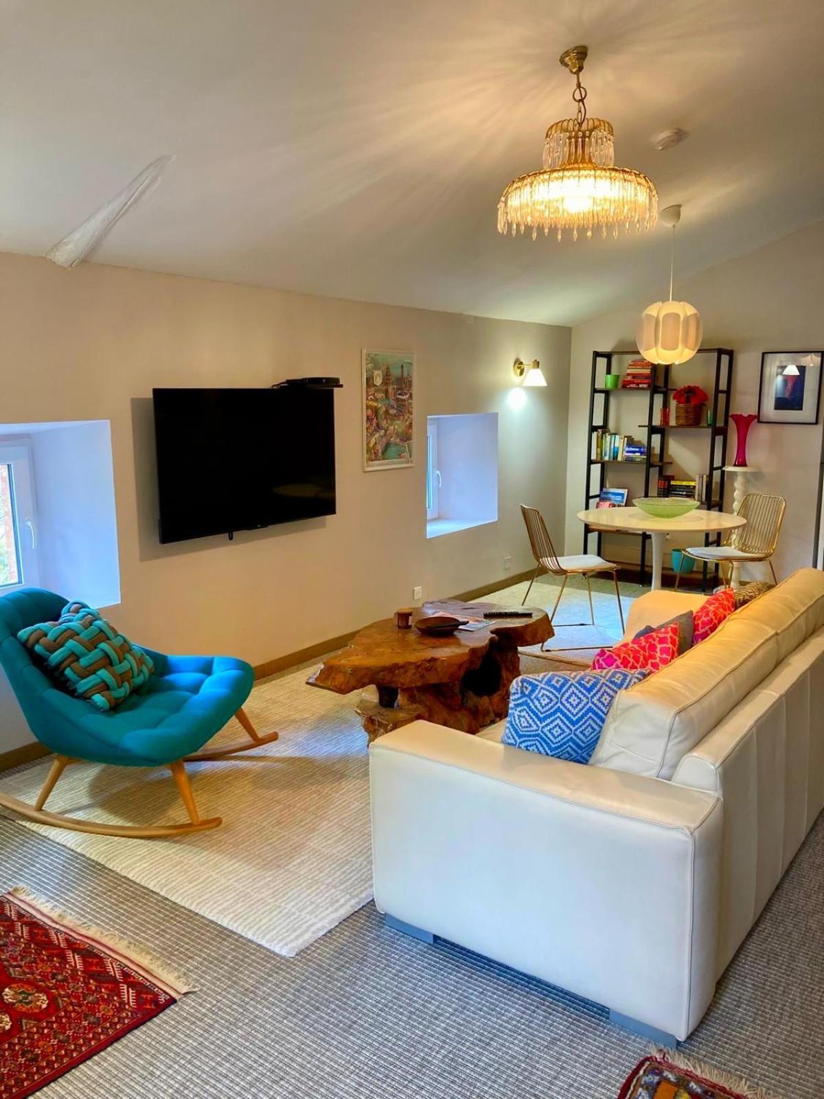 Château Cabaret: Luxury Cathar Retreat With Panoramic Terrace Apartment